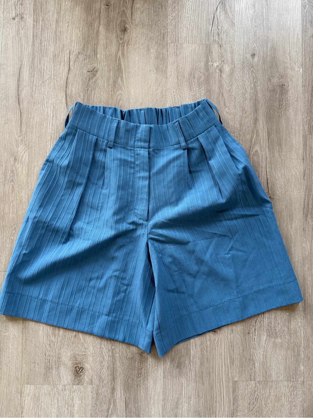HALARA Blue High-Waist Pleated Bermuda Shorts Small NWT